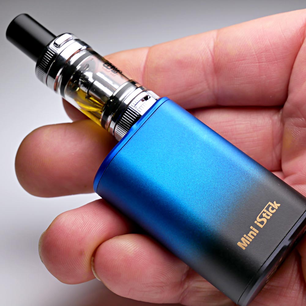 Cigarette électronique Mini iStick 20W EN Drive dans la paume d'une main